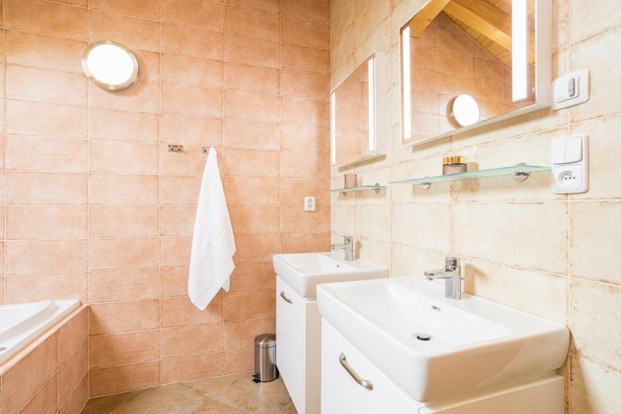 Vinny Apartman Раковник Экстерьер фото